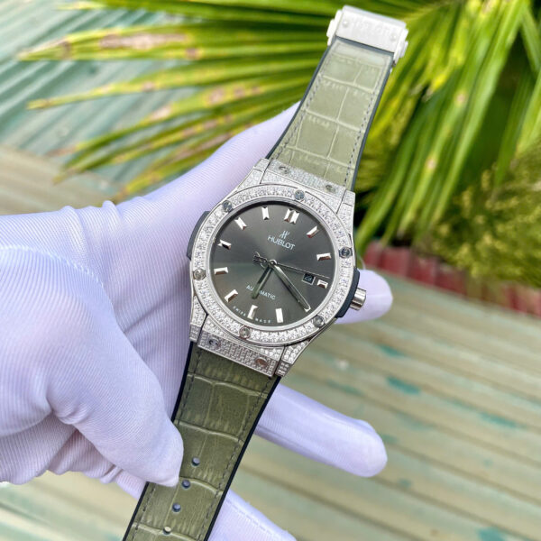Đồng hồ Hublot Classic nam mặt xám gray dây da bọc cao su fake cao cấp 42mm