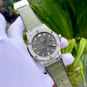 Đồng hồ Hublot Classic nam mặt xám gray dây da bọc cao su fake cao cấp 42mm