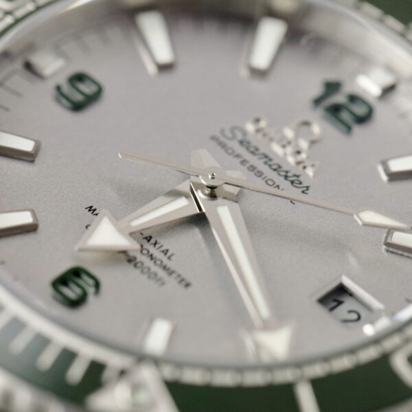 Đồng hồ Omega Planet Ocean 600M Replica 11 mặt vân xước xám niềng gốm xanh lá cây xưởng VS 43 (1)