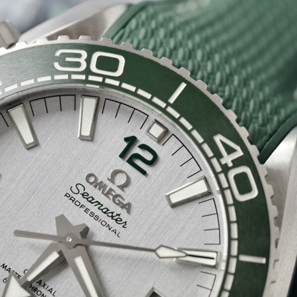 Đồng hồ Omega Planet Ocean 600M Replica 11 mặt vân xước xám niềng gốm xanh lá cây xưởng VS 43 (1)
