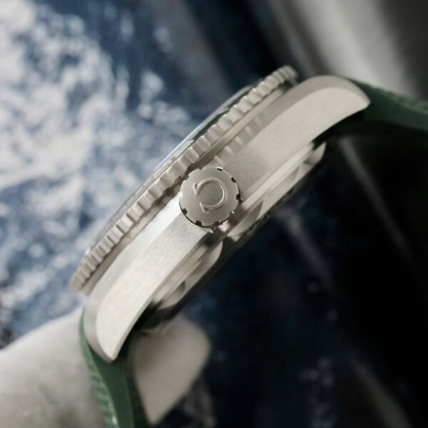 Đồng hồ Omega Planet Ocean 600M Replica 11 mặt vân xước xám niềng gốm xanh lá cây xưởng VS 43 (1)