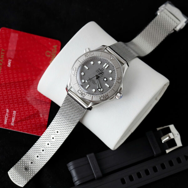 Đồng hồ Omega Replica 11 Seamaster Diver 300m màu xám dây kim loại xưởng VS 42mm (2)