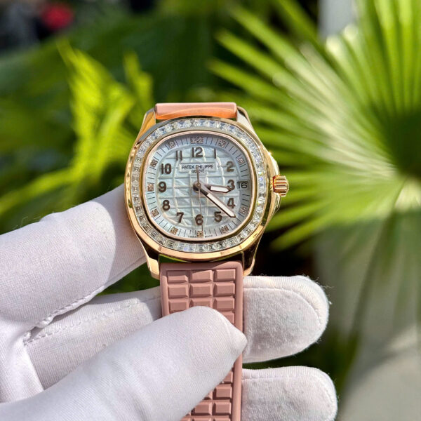 Đồng hồ Patek Philippe Aquanaut 5072R tuỳ chỉnh bọc vàng thật + đính kim cương moissanite baguette 35 (2)