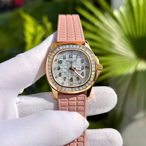 Đồng hồ Patek Philippe Aquanaut 5072R tuỳ chỉnh bọc vàng thật + đính kim cương moissanite baguette 35 (2)