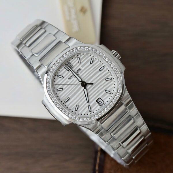 Đồng hồ Patek Philippe Chế Tác Nautilus 7118 nữ mặt xám trắng viền đính đá xưởng 3K 35 (2)