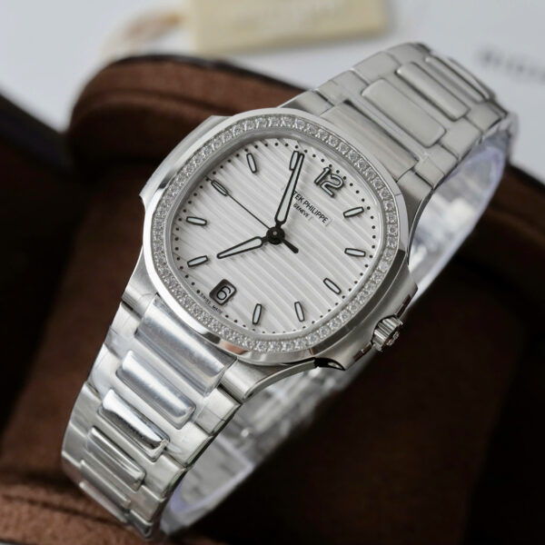 Đồng hồ Patek Philippe Chế Tác Nautilus 7118 nữ mặt xám trắng viền đính đá xưởng 3K 35 (2)