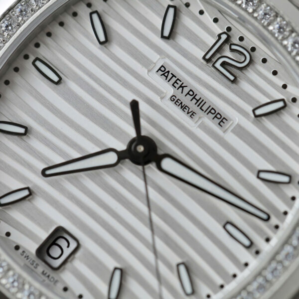 Đồng hồ Patek Philippe Chế Tác Nautilus 7118 nữ mặt xám trắng viền đính đá xưởng 3K 35 (2)