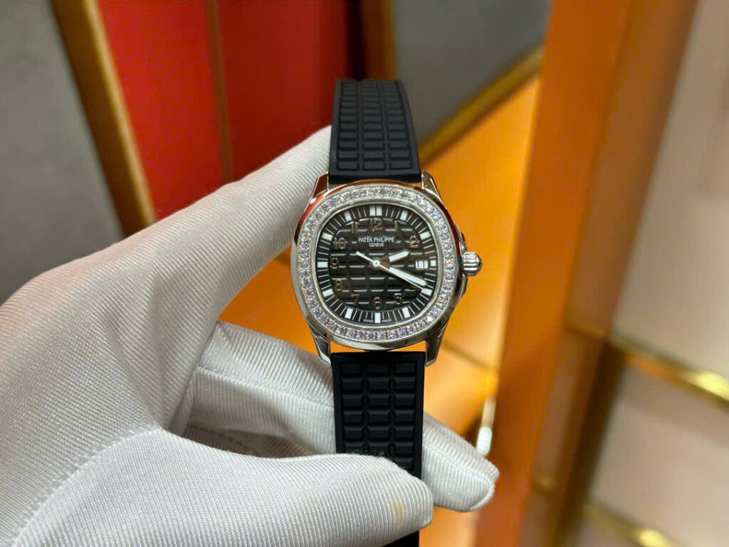 Đồng hồ Patek Philippe nữ đính đá màu đen Aquanaut 5067 dây cao su nhà máy PPF 35 (4)
