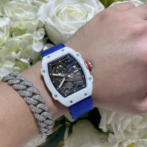 Đồng hồ Richard Mille RM67-02 chế tác vỏ carbon trắng siêu mỏng trọng lượng 37 grams 38.7×47 (1)