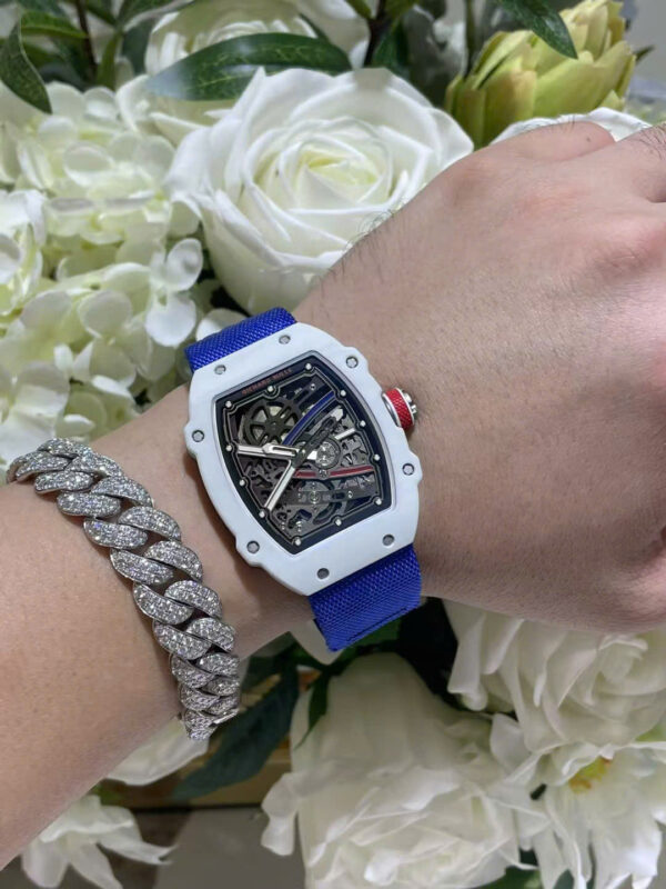 Đồng hồ Richard Mille RM67-02 chế tác vỏ carbon trắng siêu mỏng trọng lượng 37 grams 38.7×47 (1)