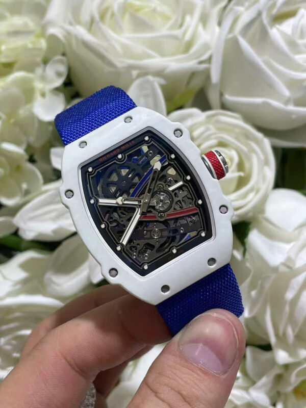 Đồng hồ Richard Mille RM67-02 chế tác vỏ carbon trắng siêu mỏng trọng lượng 37 grams 38.7×47 (1)