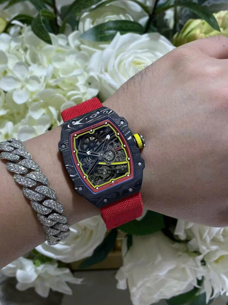 Đồng hồ Richard Mille RM67-02 vỏ carbon siêu mỏng trọng lượng 37 grams màu đỏ 38.7×47 (2)