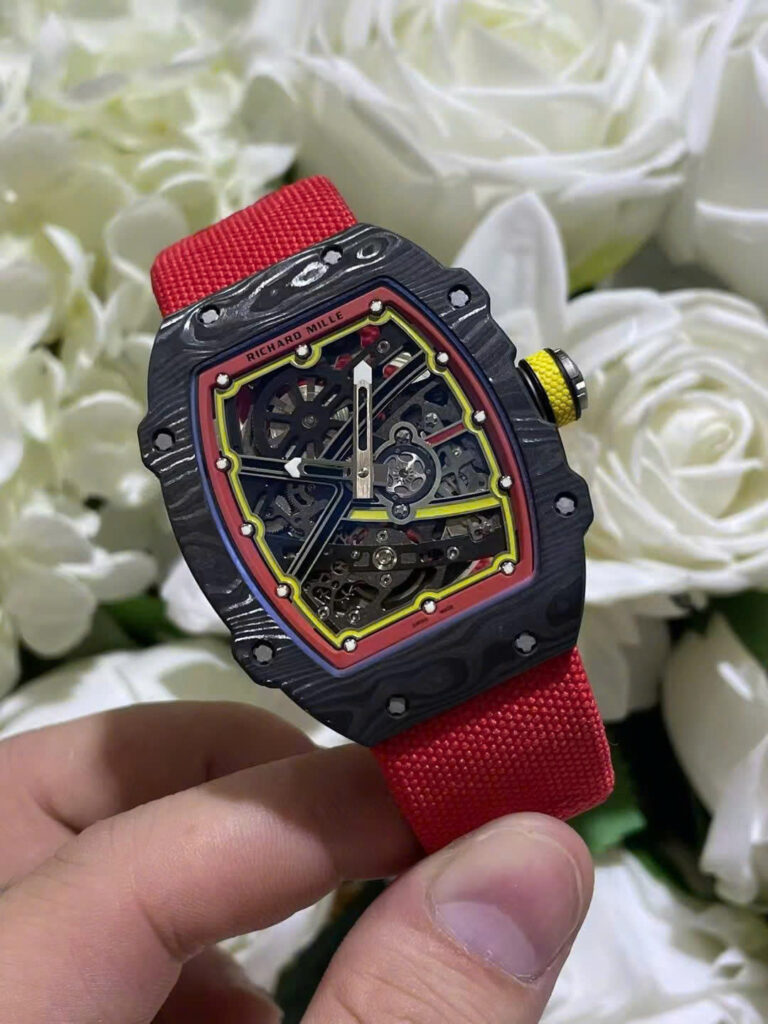 Đồng hồ Richard Mille RM67-02 vỏ carbon siêu mỏng trọng lượng 37 grams màu đỏ 38.7×47 (2)
