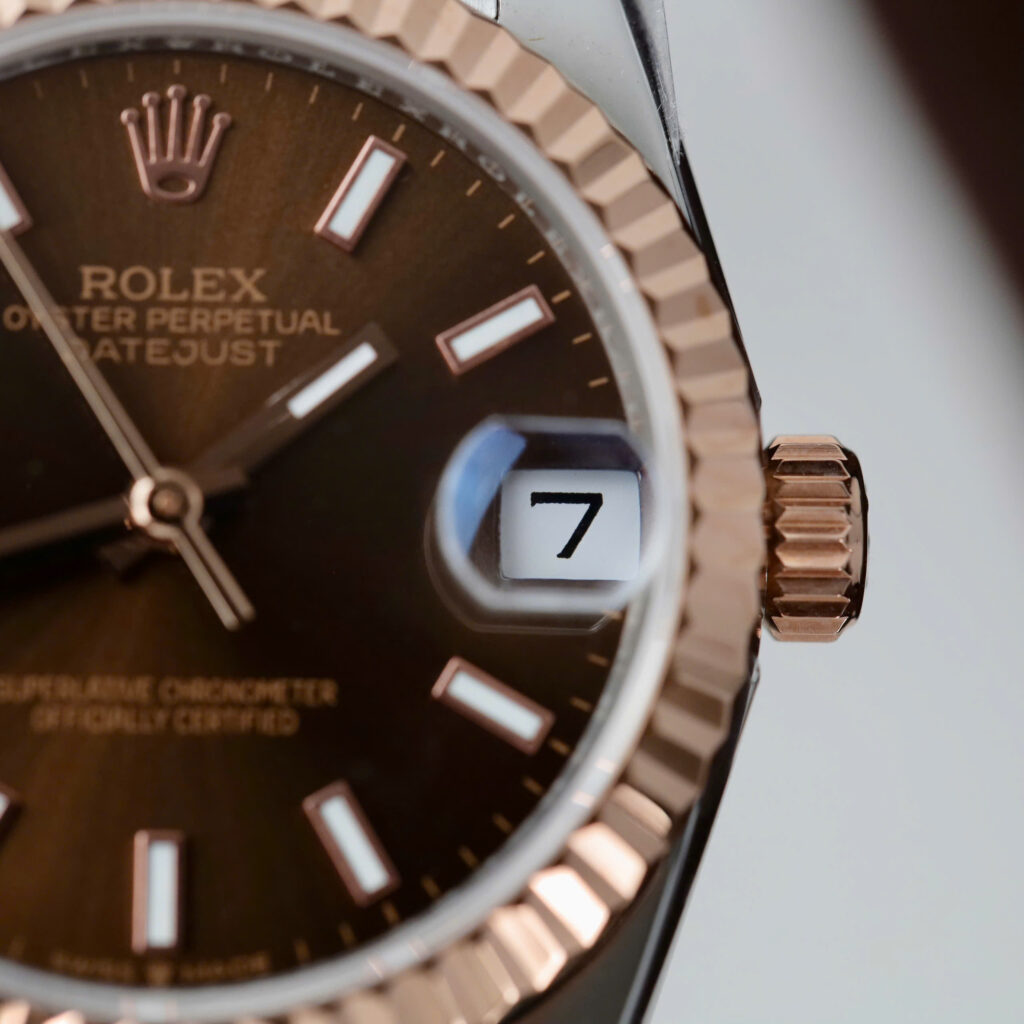 Đồng hồ Rolex DateJust Replica 11 nữ mặt nâu cọc số dạ quang nhà máy GS 31mm (2)