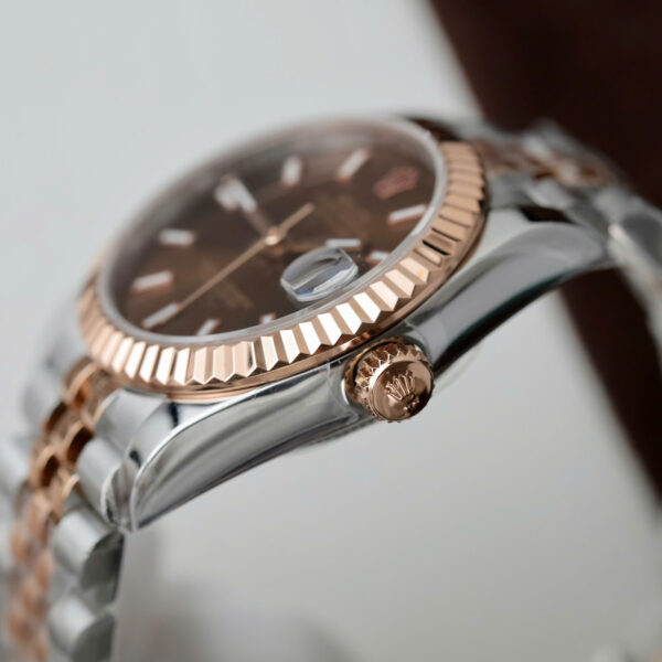 Đồng hồ Rolex DateJust Replica 11 nữ mặt nâu cọc số dạ quang nhà máy GS 31mm (2)