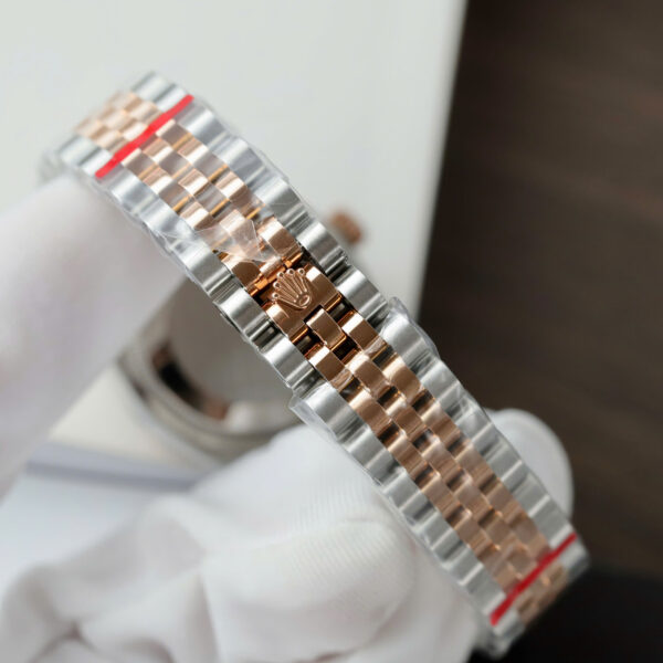 Đồng hồ Rolex DateJust nữ Fake 11 mặt nâu cọc số dạ quang viền đính đá 31mm (2)