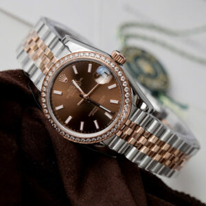 Đồng hồ Rolex DateJust nữ Fake 11 mặt nâu cọc số dạ quang viền đính đá 31mm (2)