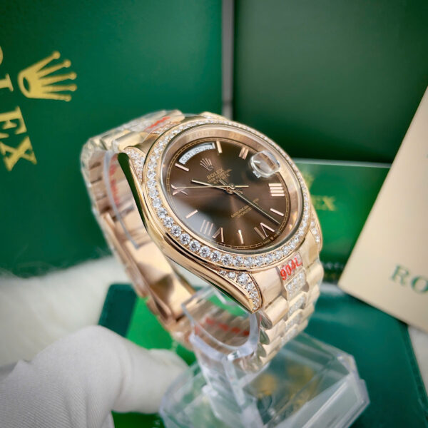 Đồng hồ Rolex Day - Date đính full đá mặt nâu chocolate fake cao cấp 37-41mm