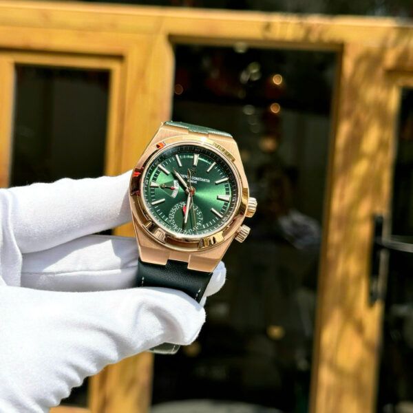 Đồng hồ Vacheron Constantin Replica 11 Overseas Dual Time 7900V màu xanh lá cây 41mm (2)