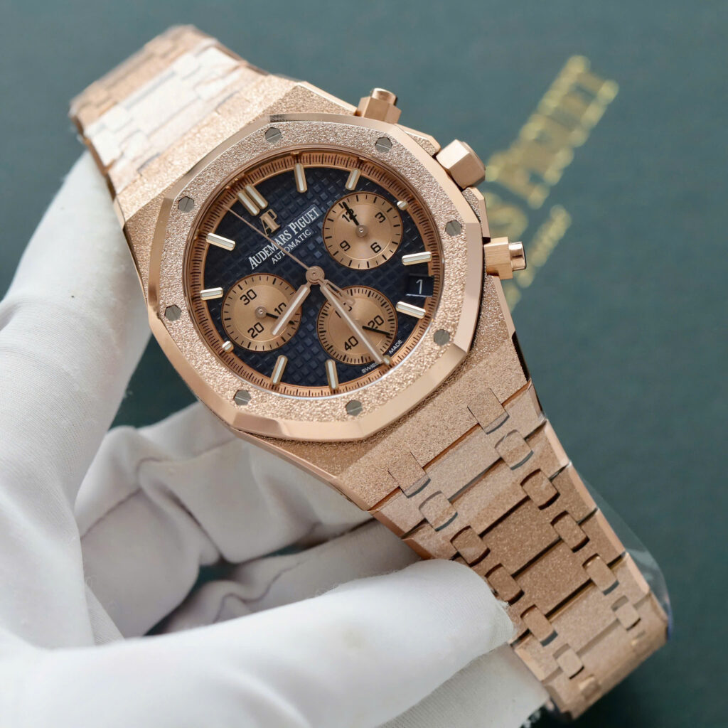 Đồng hồ Audemars Piguet Fake 11 Royal Oak Chronograph Frosted Gold 26240 mặt xanh blue xưởng APS 41mm (2)