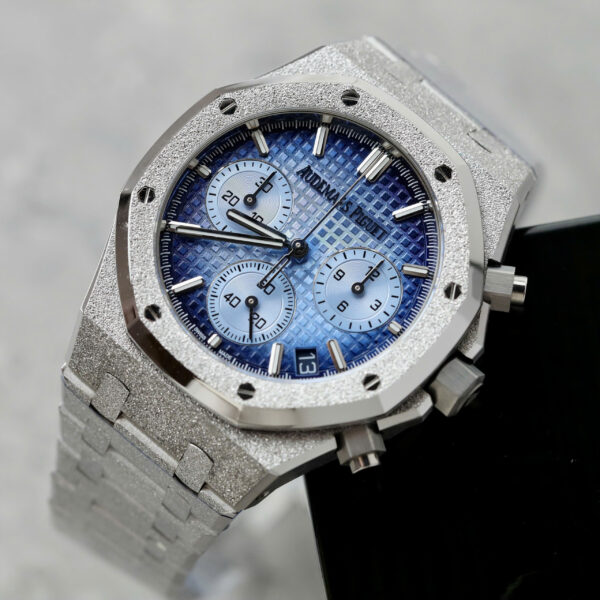 Đồng hồ Audemars Piguet mặt xanh dương Replica 11 Royal Oak Chronograph Frosted Gold 26240 xưởng APS 41mm (1)
