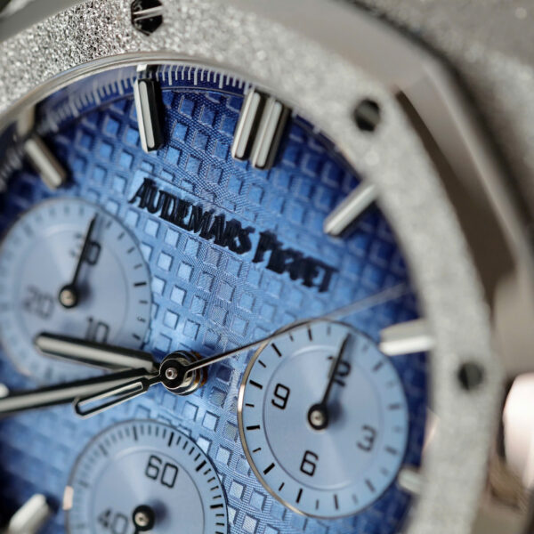 Đồng hồ Audemars Piguet mặt xanh dương Replica 11 Royal Oak Chronograph Frosted Gold 26240 xưởng APS 41mm (1)