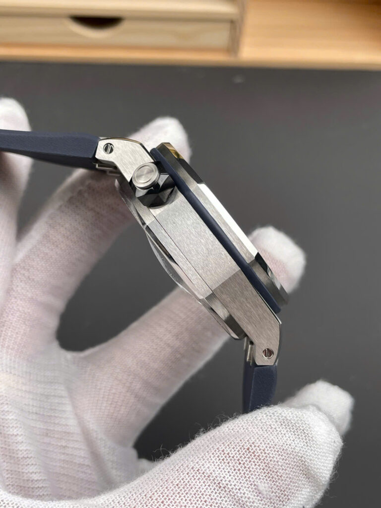 Đồng hồ Audemars Piguet nam rep 11 Royal Oak Offshore 15720ST màu xanh dương xưởng APS 42mm (9)