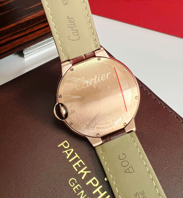 Đồng hồ Cartier Bleu De nam mặt nâu chocolate 2 bản dây da và dây kim loại fake 11 40mm