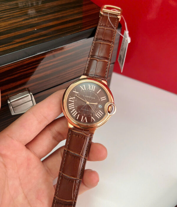 Đồng hồ Cartier Bleu De nam mặt nâu chocolate 2 bản dây da và dây kim loại fake 11 40mm