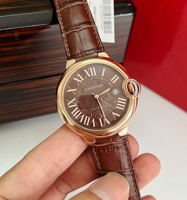 Đồng hồ Cartier Bleu De nam mặt nâu chocolate 2 bản dây da và dây kim loại fake 11 40mm