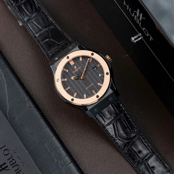 Đồng hồ Hublot Classic Fusion Ceramic King Gold Rep 11 mặt carbon xưởng JJZ 42mm (2)