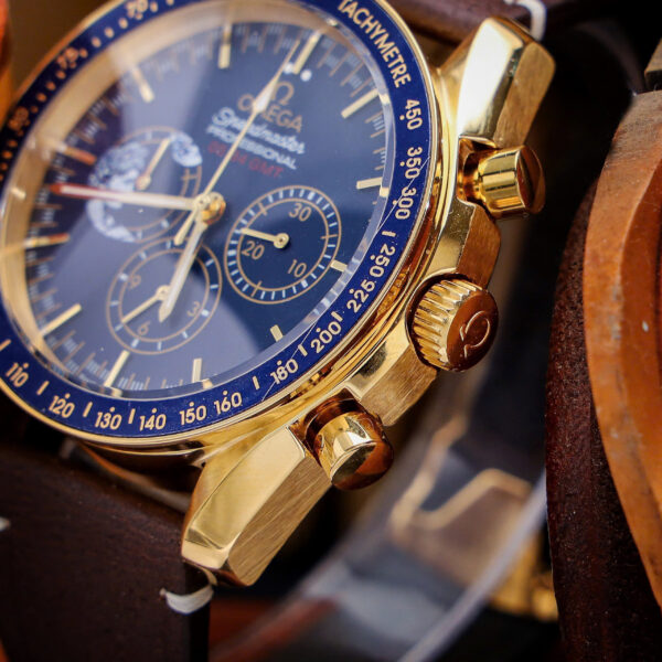 Đồng hồ Omega Speedmaster nam vàng gold dây da nâu fake cao cấp 43mm (1)