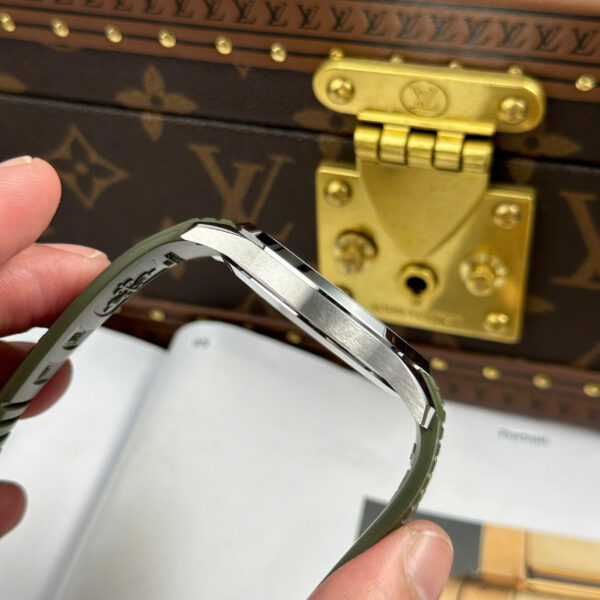 Đồng hồ Patek Philippe Aquanaut 5168 màu xanh quân đội tinh chỉnh full chi tiết chuẩn auth 42 (2)