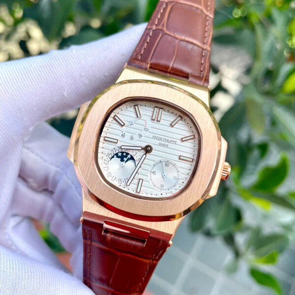 Đồng hồ Patek Philippe Nautilus 5712 mặt trắng dây da nâu fake cao cấp 40mm