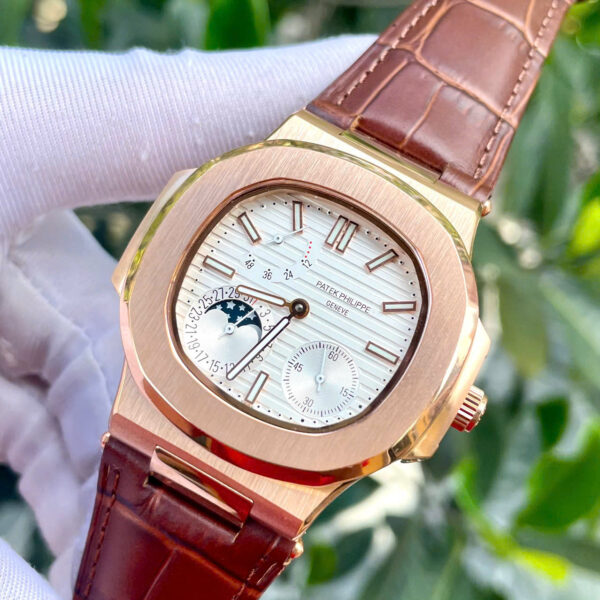 Đồng hồ Patek Philippe Nautilus 5712 mặt trắng dây da nâu fake cao cấp 40mm