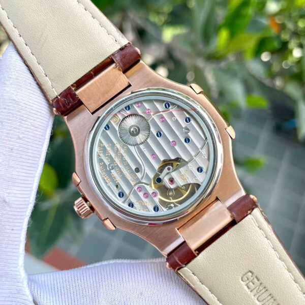 Đồng hồ Patek Philippe Nautilus 5712 mặt trắng dây da nâu fake cao cấp 40mm