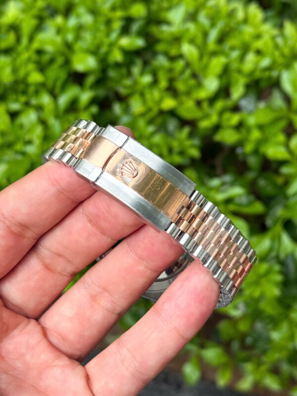 Đồng hồ Rolex DateJust 126331 Replica 11 mặt số xà cừ trắng xưởng Clean 41mm (2)