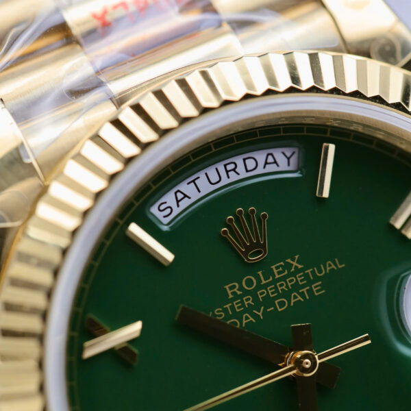 Đồng hồ Rolex Rep 11 Day-Date mặt xanh lá cây cân nặng 181 grams xưởng GM 40mm (2)