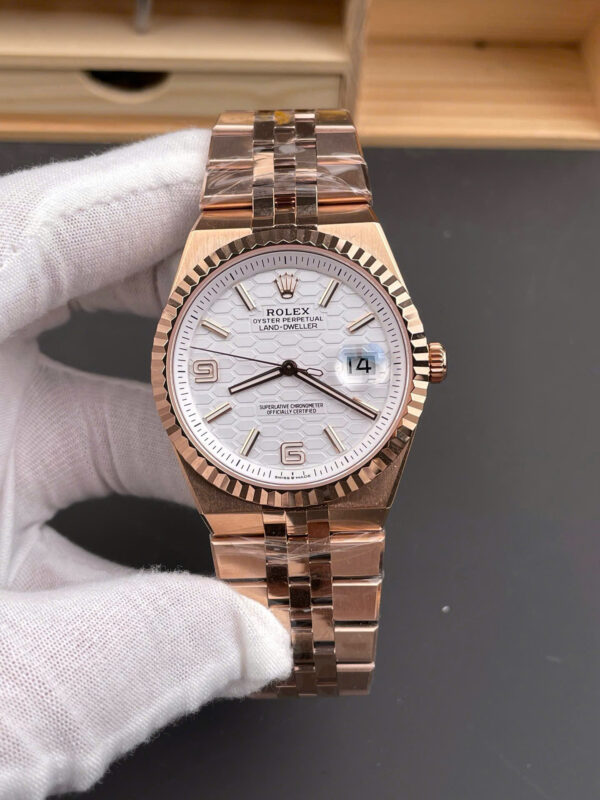 Đồng hồ Rolex Rep 11 Land-Dweller 127235 màu vàng hồng mặt trắng hoạ tiết tổ ong 40mm (2)