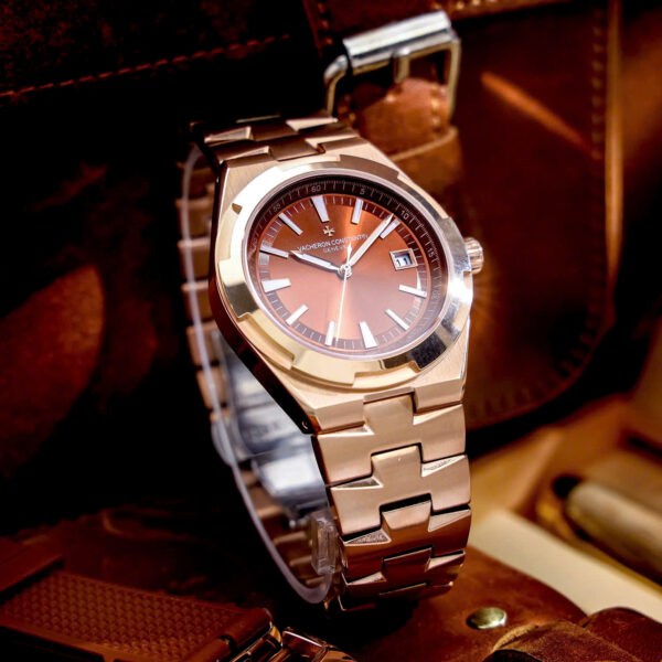 Đồng hồ Vacheron Constanin Overseas nam dây kim loại mặt nâu chocolate fake cao cấp 41mm