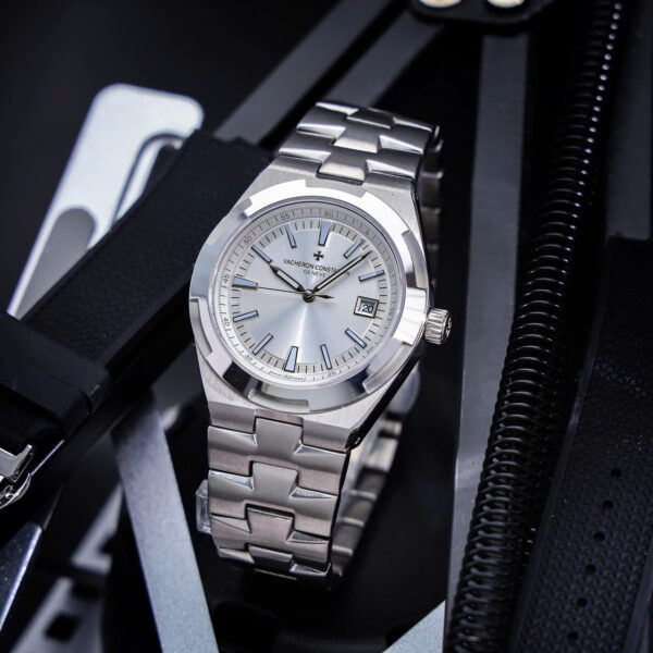 Đồng hồ Vacheron Constanin Overseas nam mặt trắng máy cơ nhật giá rẻ fake 11 41mm