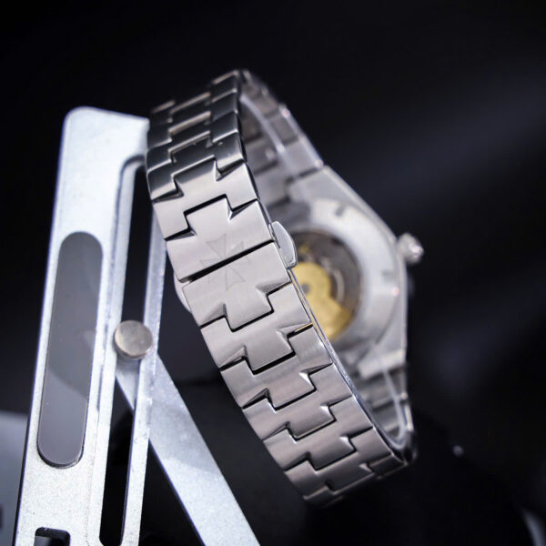 Đồng hồ Vacheron Constanin Overseas nam mặt trắng máy cơ nhật giá rẻ fake 11 41mm