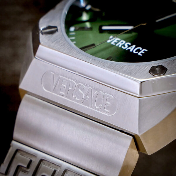 Đồng hồ Versace Antares nam mặt xanh green máy Pin nhật giá rẻ 41,5x44mm