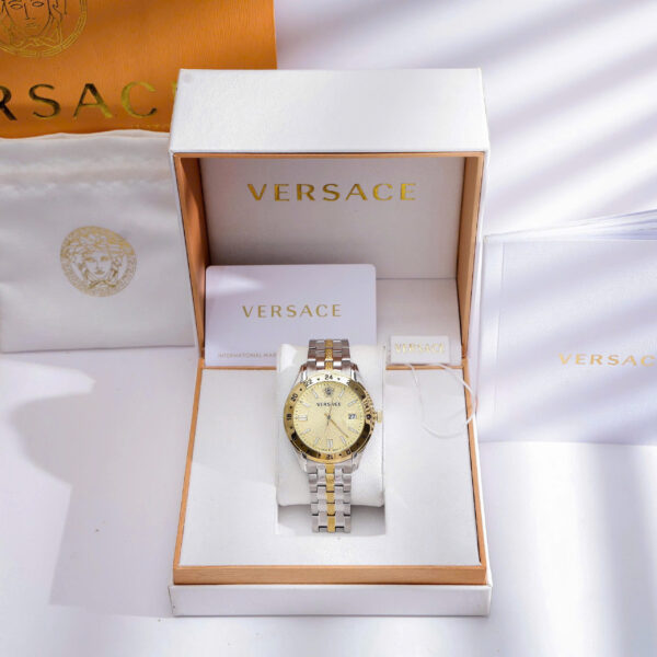 Đồng hồ Versace Greca Time GMT demi vàng cọc số dạ quang 41mm