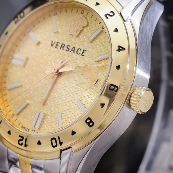 Đồng hồ Versace Greca Time GMT demi vàng cọc số dạ quang 41mm