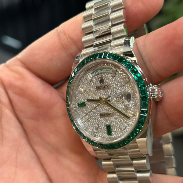 Đồng hồ nam Rolex Day-Date Rep 11 đính kim cương moissanite trọng lượng 200 gram 40mm (2)