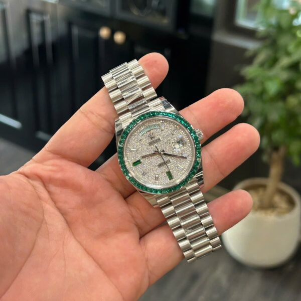Đồng hồ nam Rolex Day-Date Rep 11 đính kim cương moissanite trọng lượng 200 gram 40mm (2)