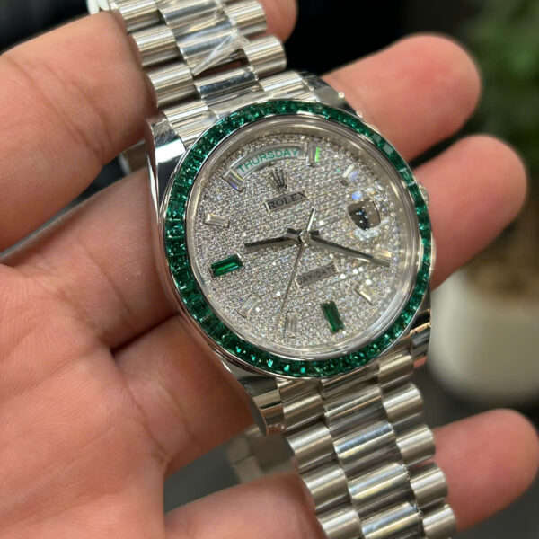 Đồng hồ nam Rolex Day-Date Rep 11 đính kim cương moissanite trọng lượng 200 gram 40mm (2)