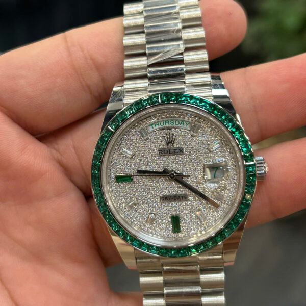 Đồng hồ nam Rolex Day-Date Rep 11 đính kim cương moissanite trọng lượng 200 gram 40mm (2)