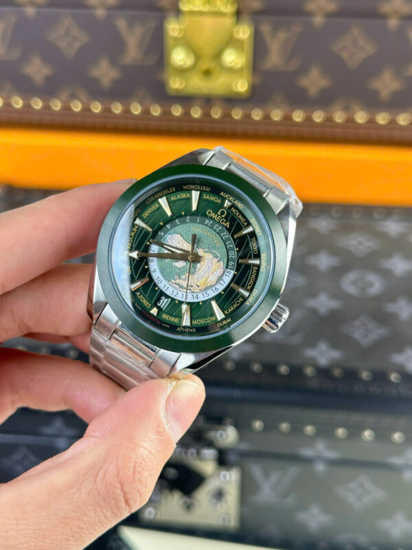 Đồng hồ Omega Aqua Terra Worldtimer Rep 11 màu xanh lá cây dây kim loại nhà máy VS 43mm (2)